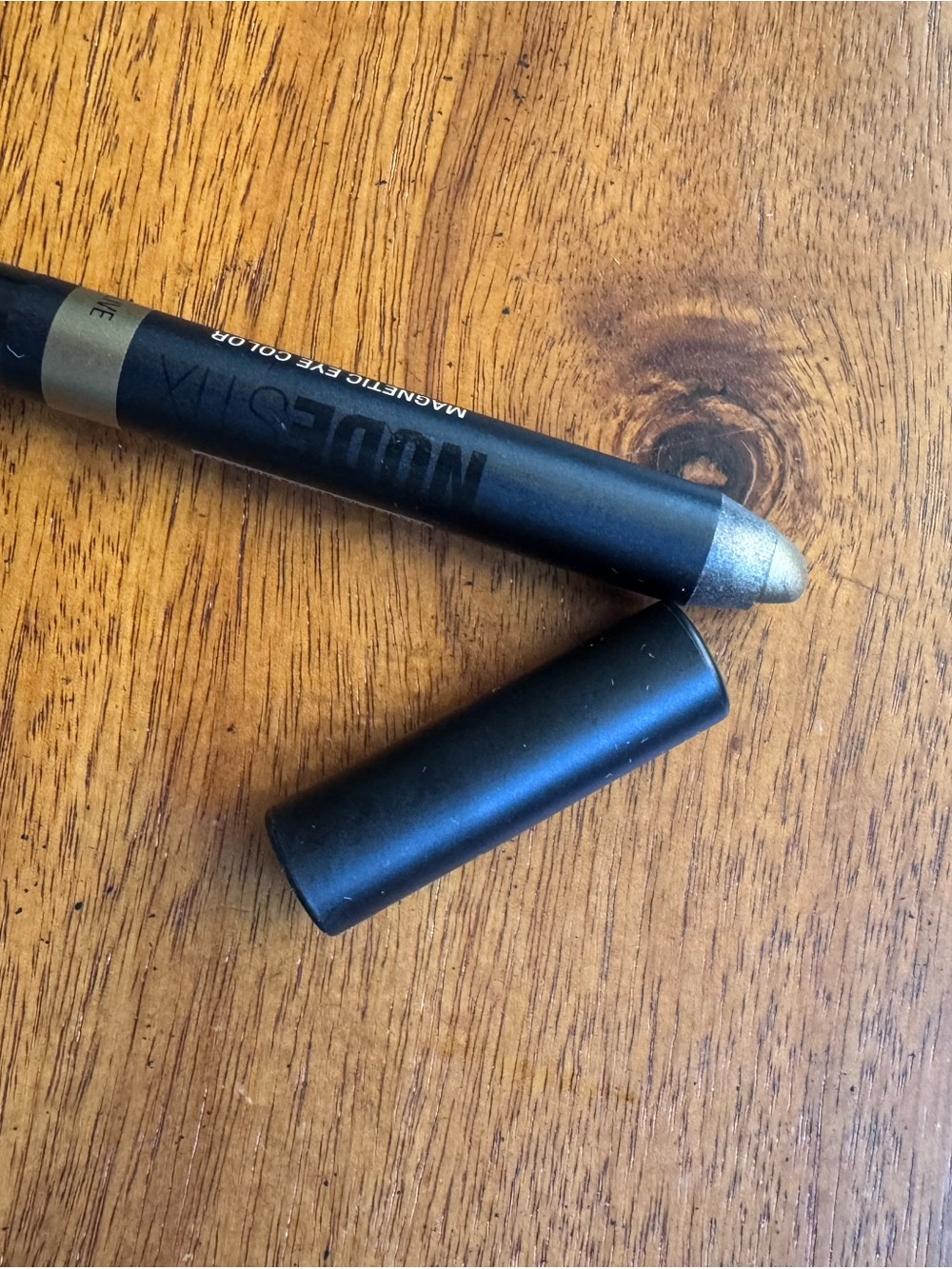 NUDESTIX Magnetic Eye Color Pencil — Metallic green